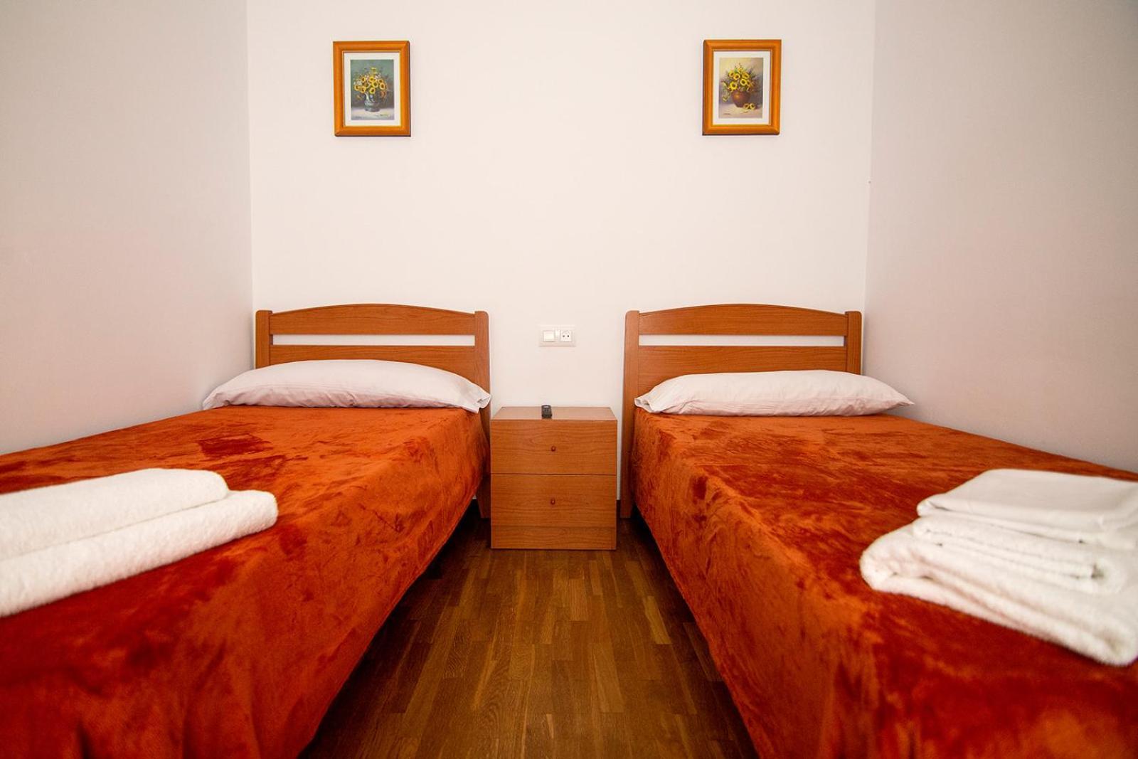 Yani's 1 Estrella Albergue *
